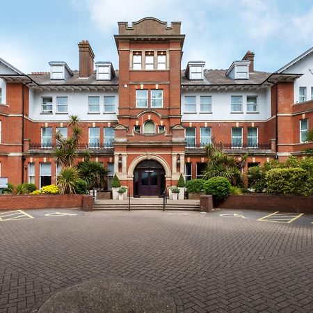 Holiday Inn Farnborough By Ihg Ngoại thất bức ảnh