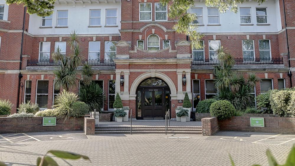 Holiday Inn Farnborough By Ihg Ngoại thất bức ảnh