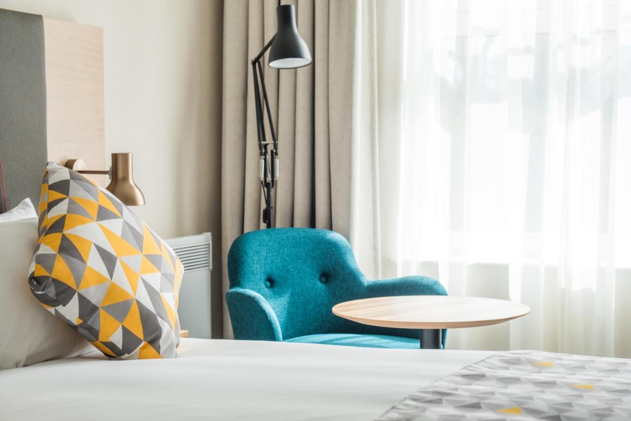 Holiday Inn Farnborough By Ihg Ngoại thất bức ảnh