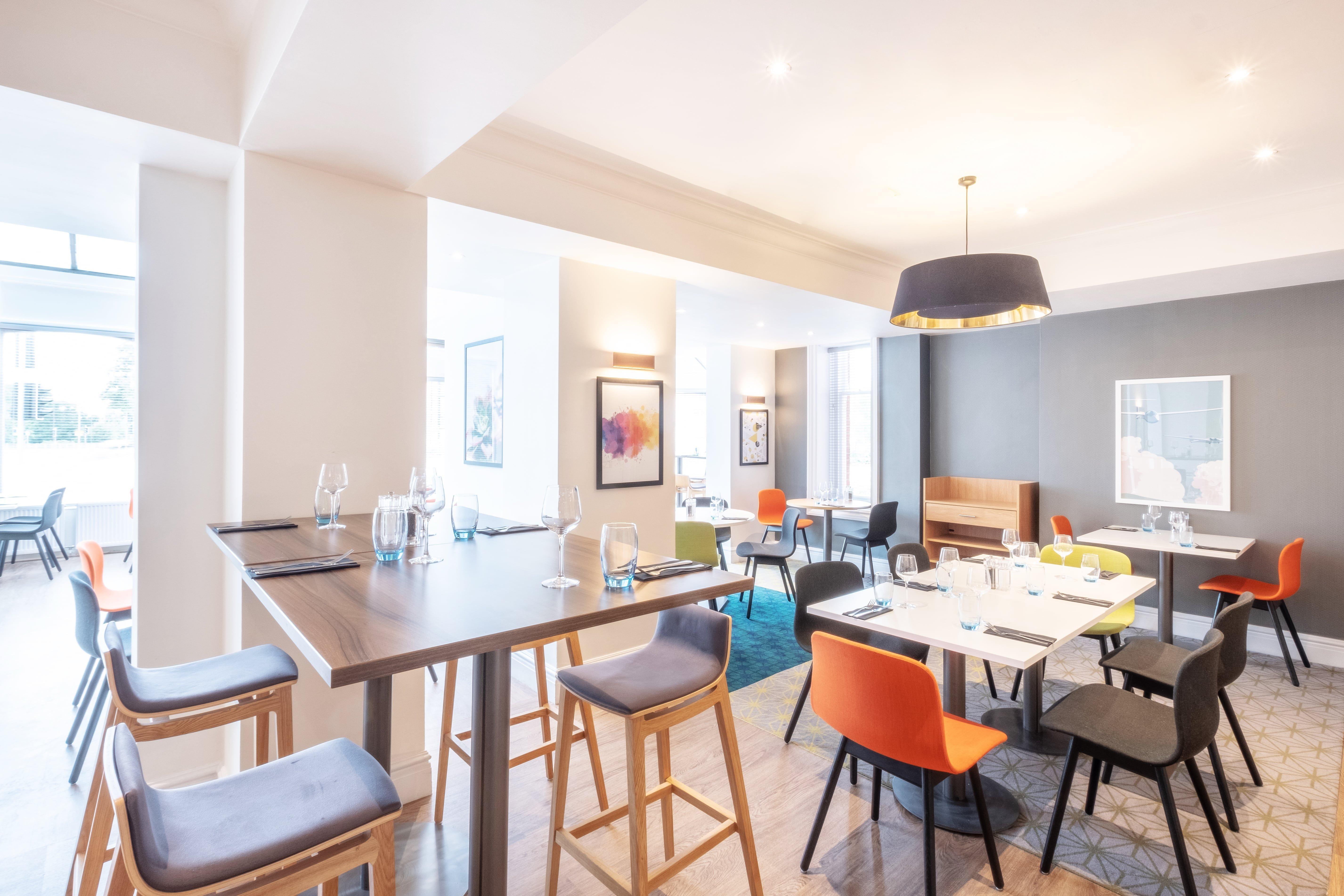 Holiday Inn Farnborough By Ihg Ngoại thất bức ảnh