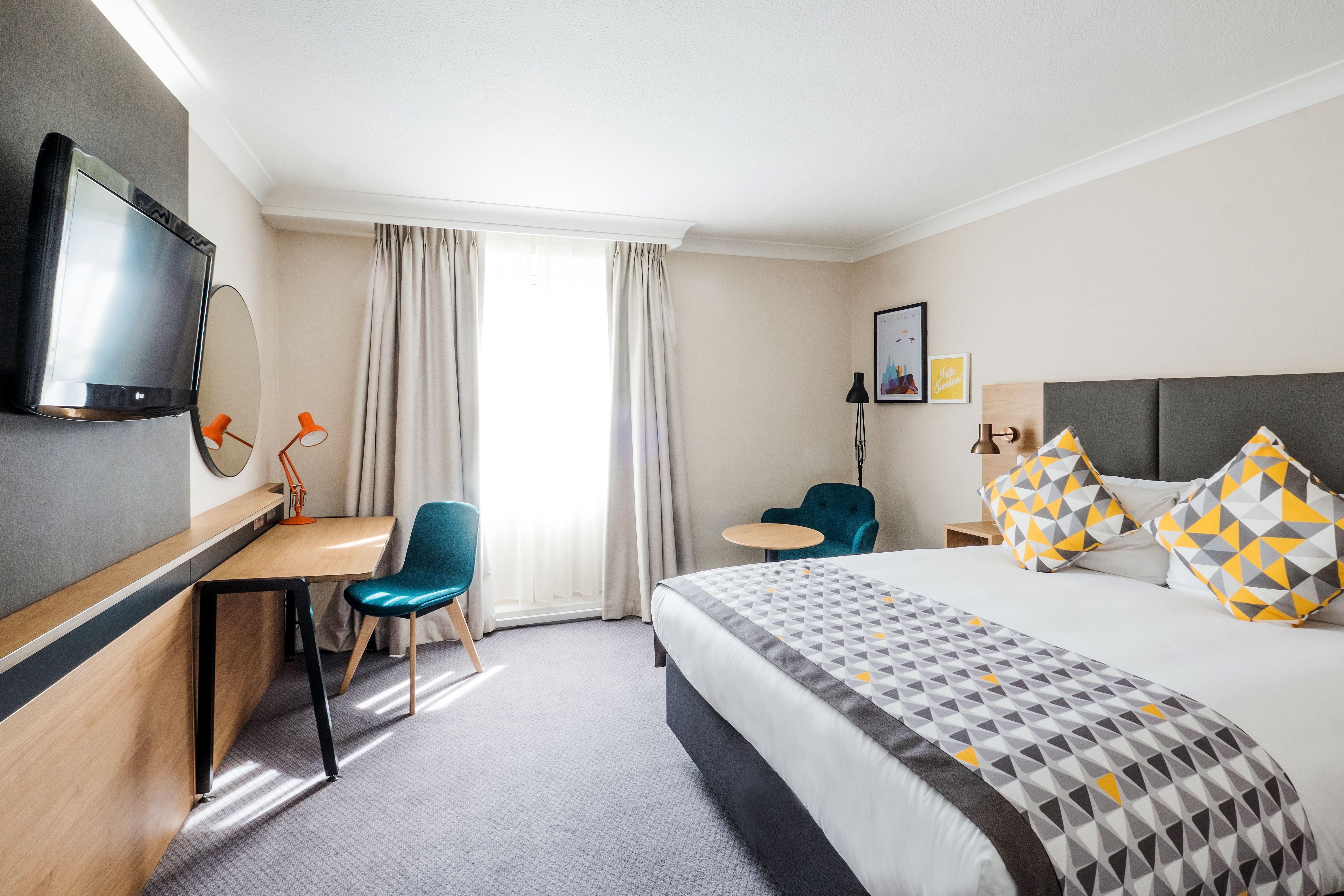 Holiday Inn Farnborough By Ihg Ngoại thất bức ảnh
