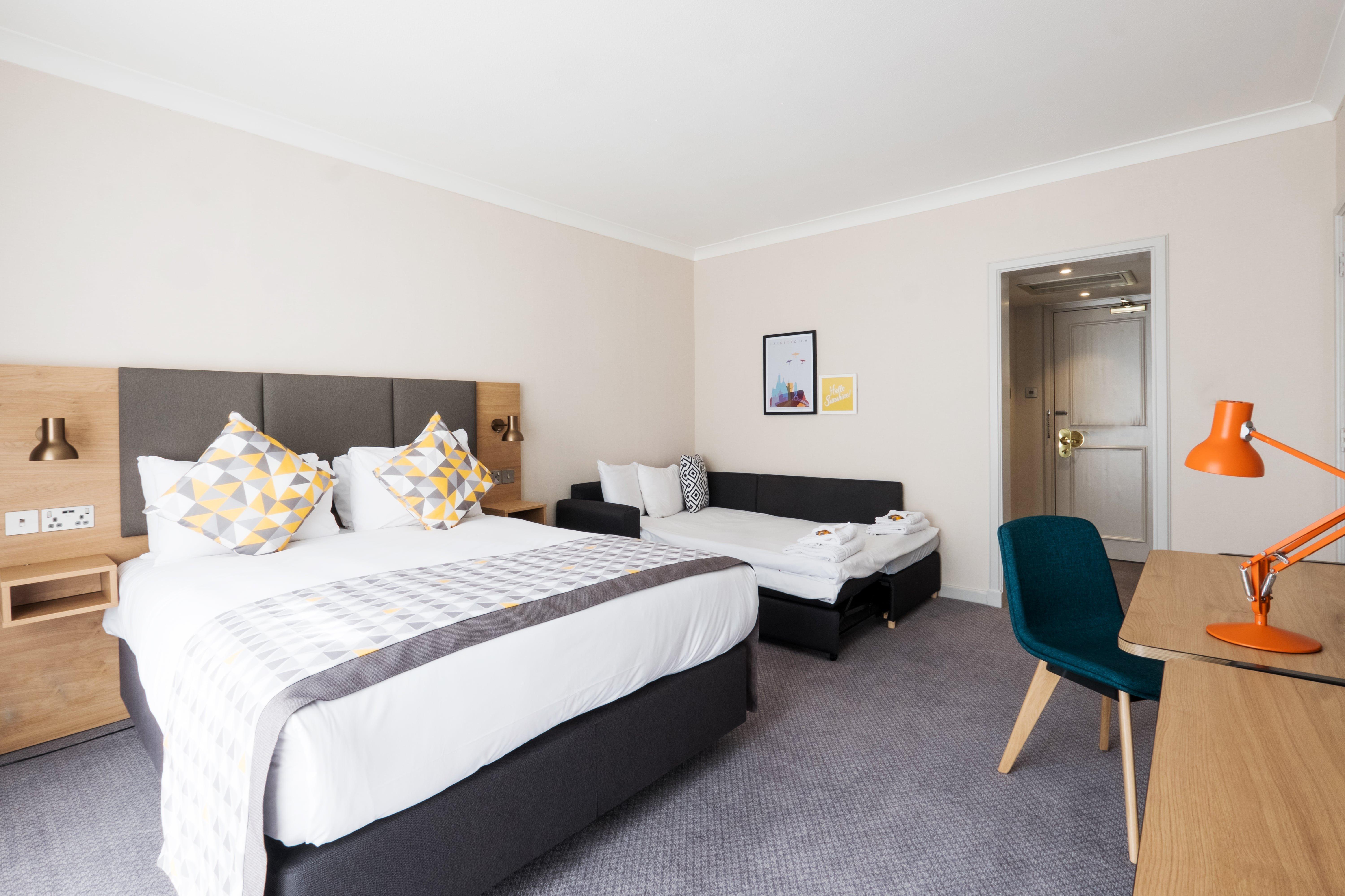 Holiday Inn Farnborough By Ihg Ngoại thất bức ảnh