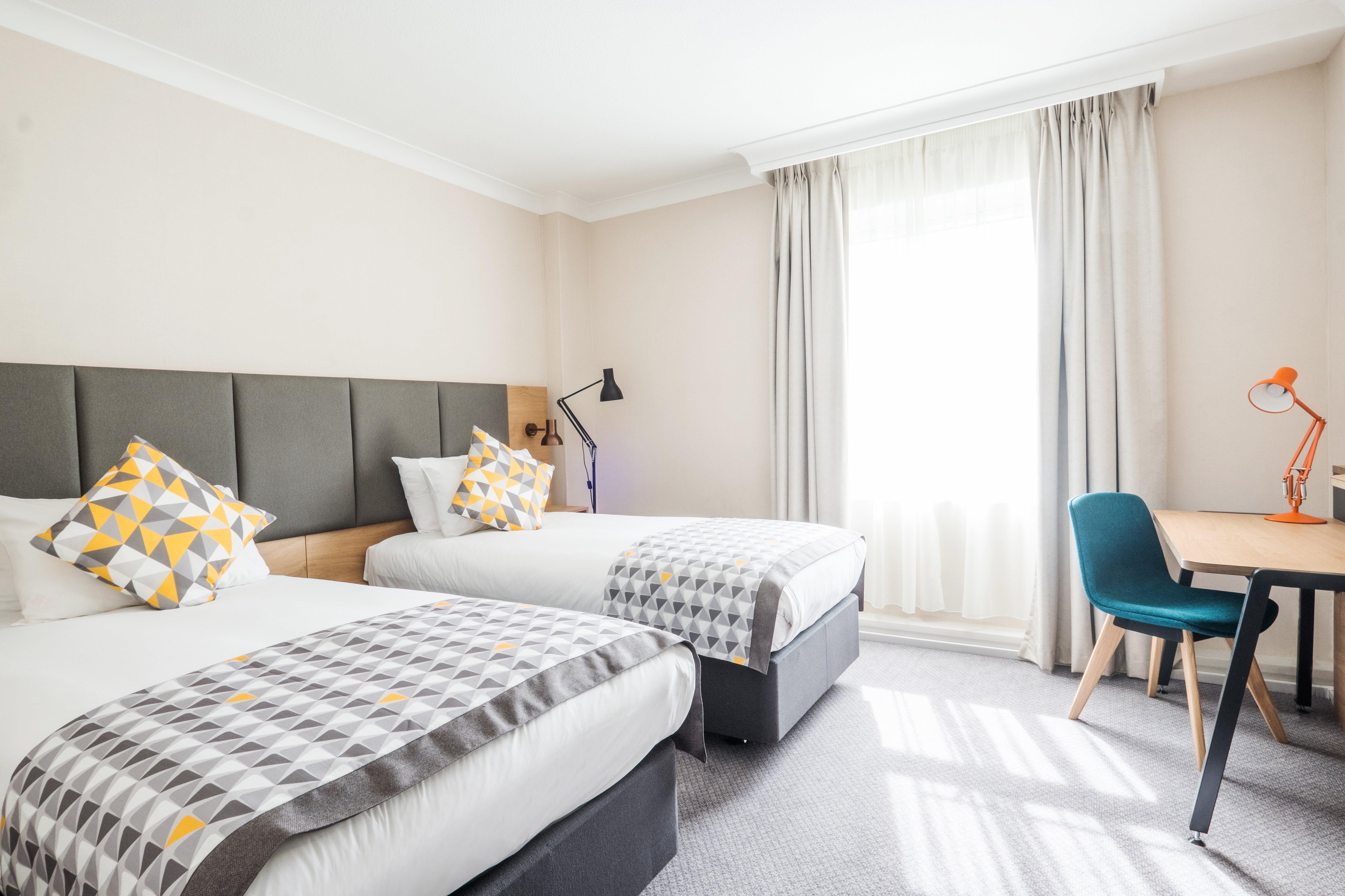 Holiday Inn Farnborough By Ihg Ngoại thất bức ảnh
