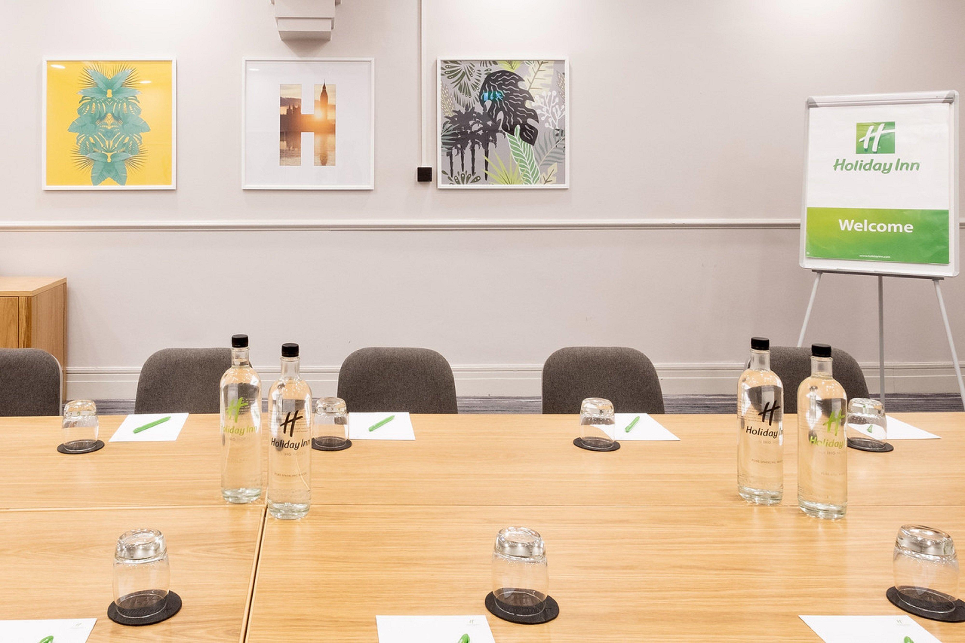 Holiday Inn Farnborough By Ihg Ngoại thất bức ảnh