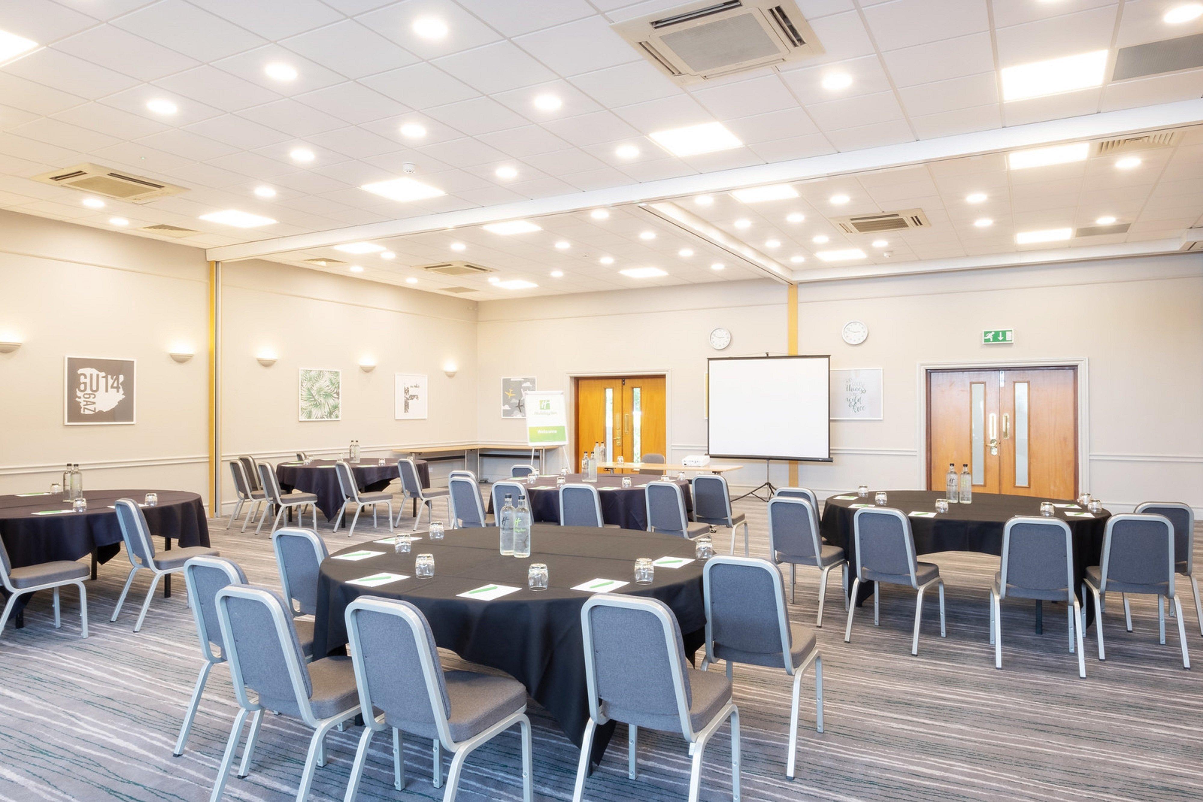 Holiday Inn Farnborough By Ihg Ngoại thất bức ảnh
