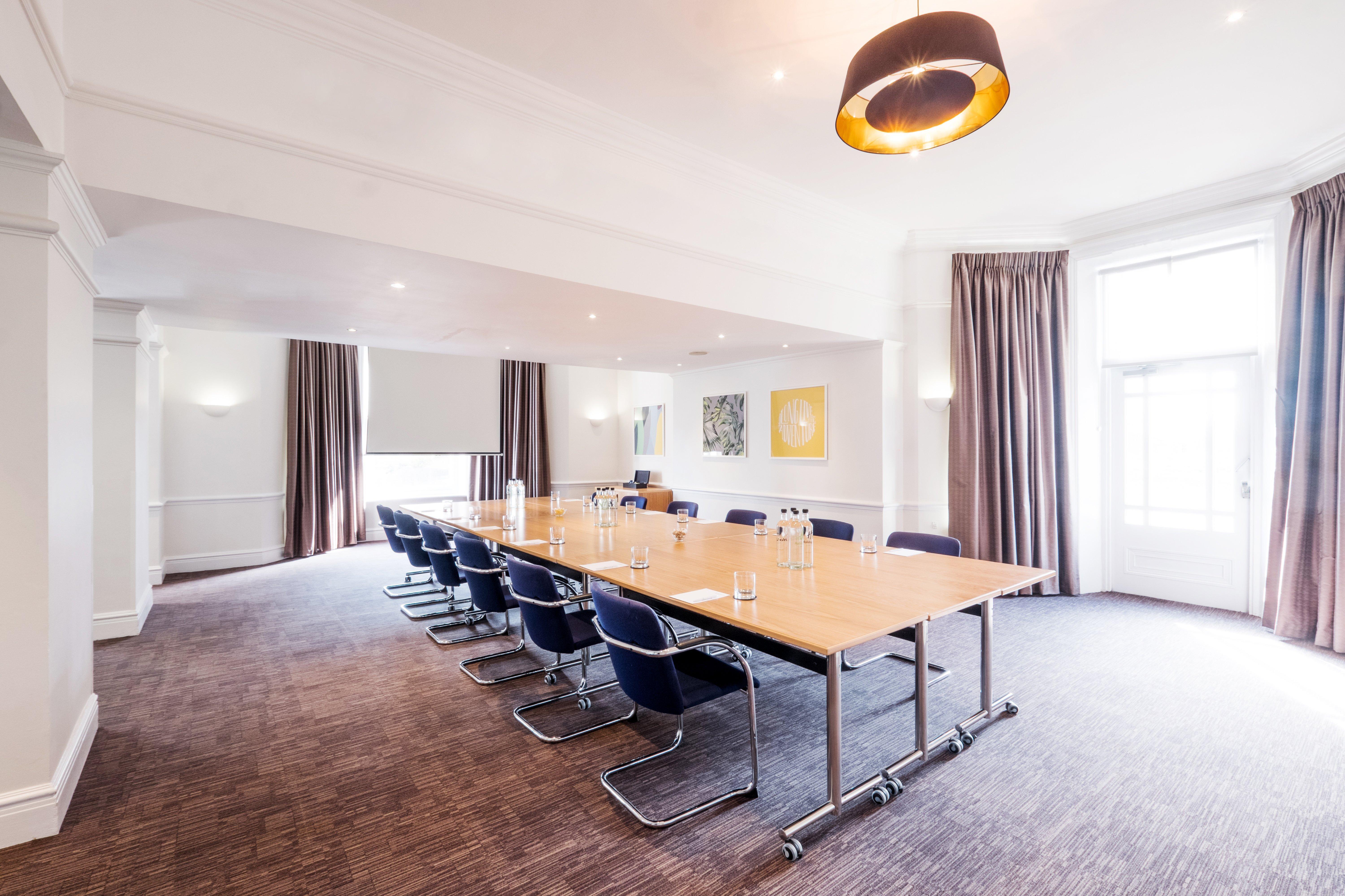 Holiday Inn Farnborough By Ihg Ngoại thất bức ảnh