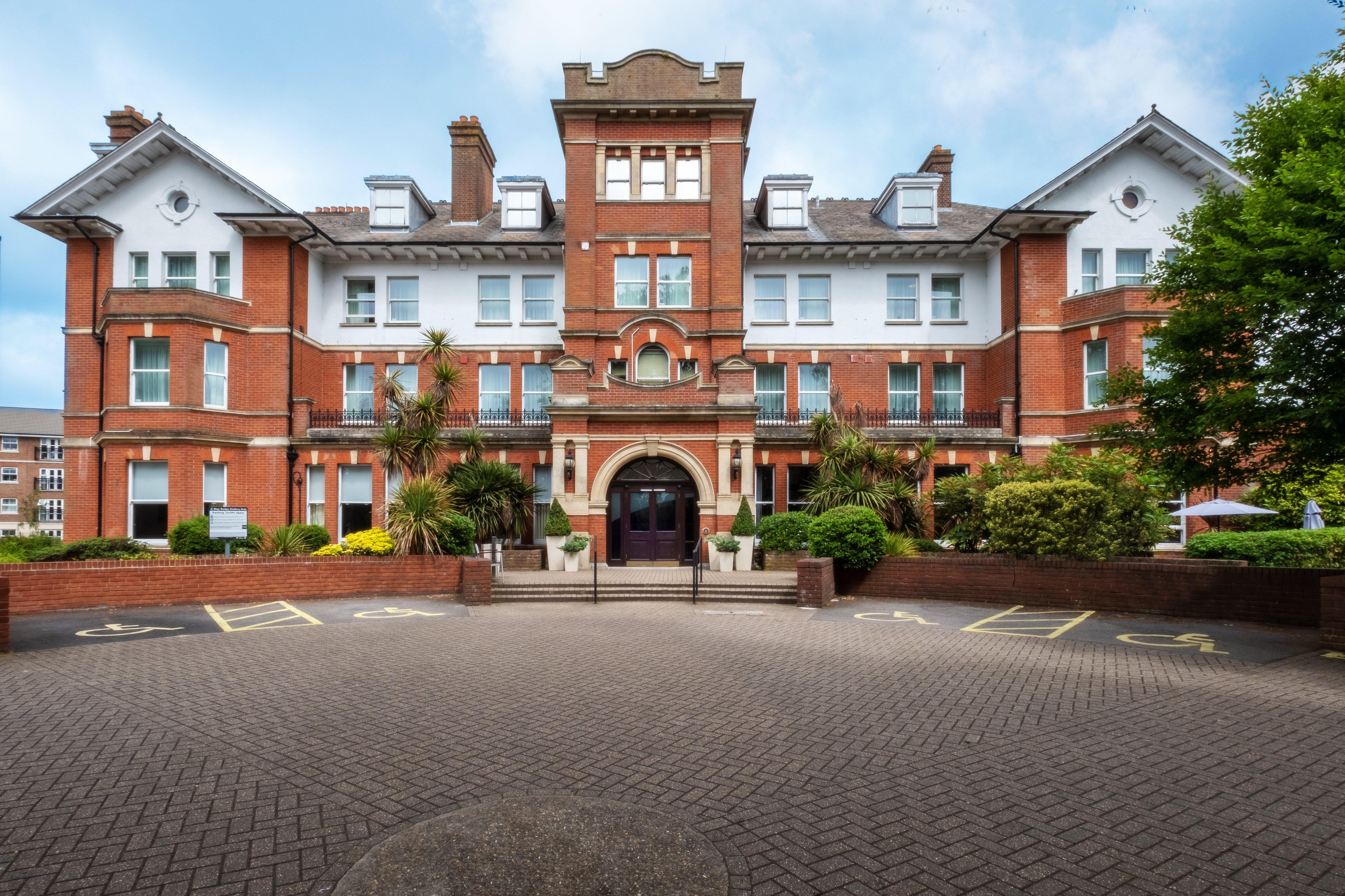 Holiday Inn Farnborough By Ihg Ngoại thất bức ảnh