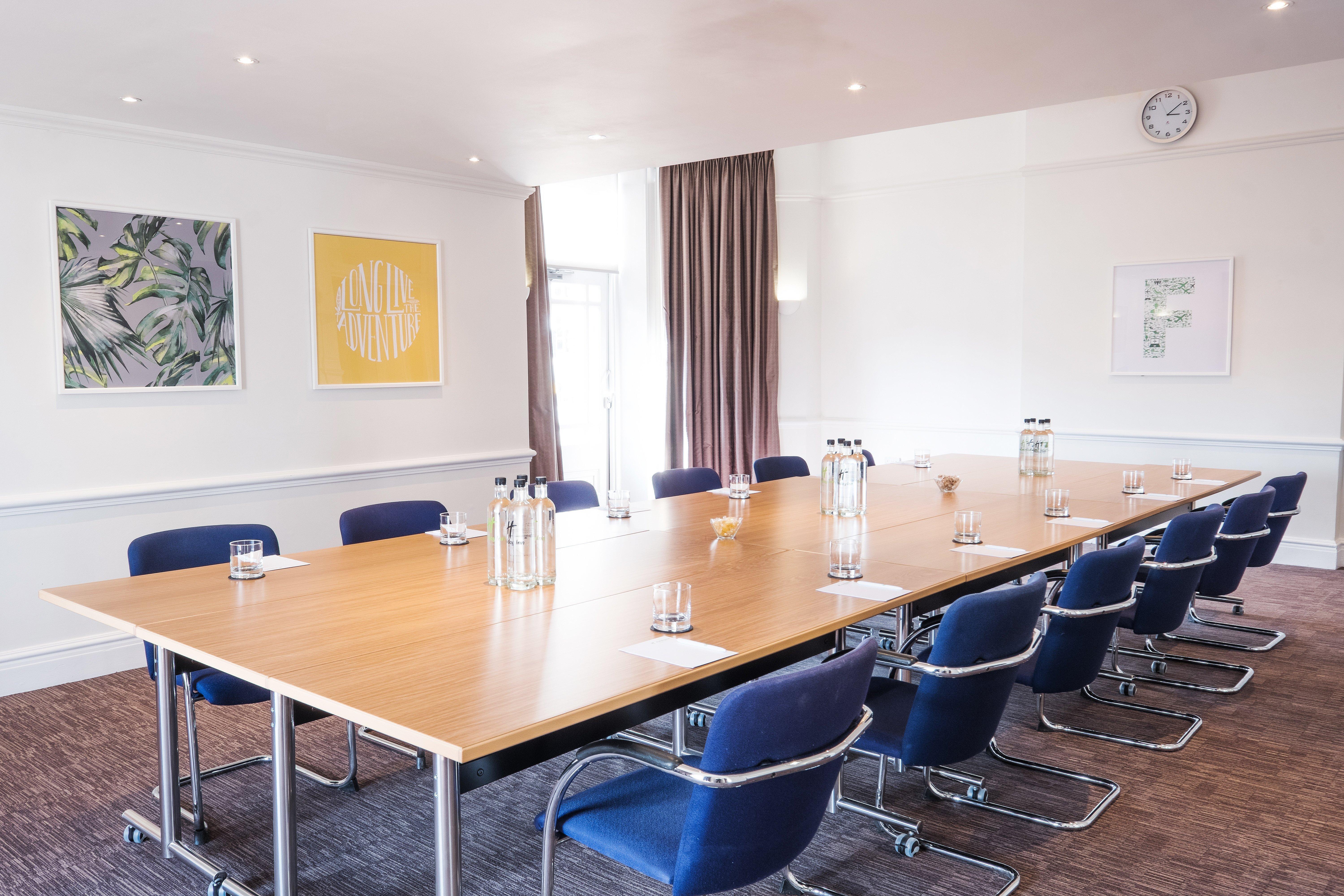 Holiday Inn Farnborough By Ihg Ngoại thất bức ảnh