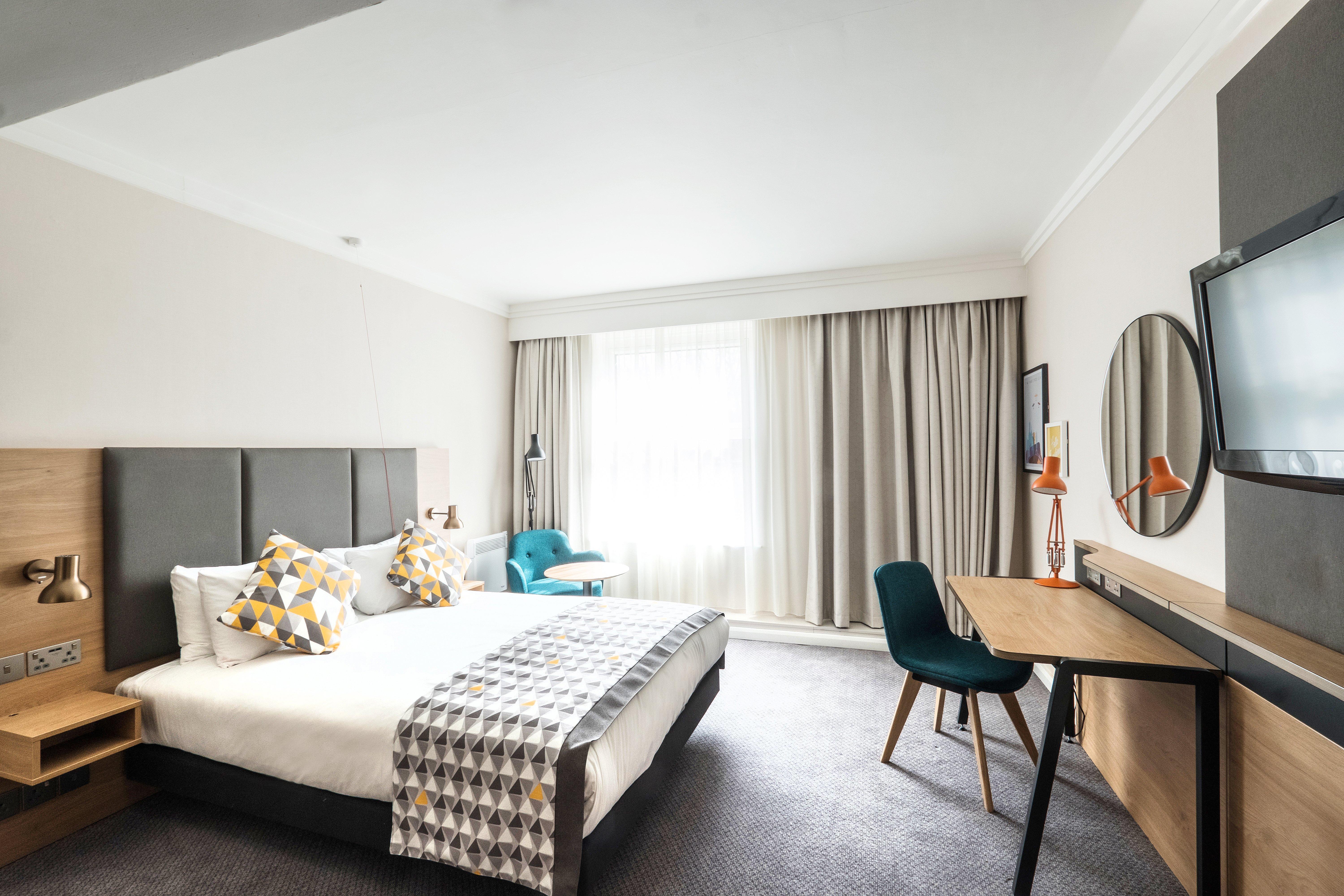 Holiday Inn Farnborough By Ihg Ngoại thất bức ảnh